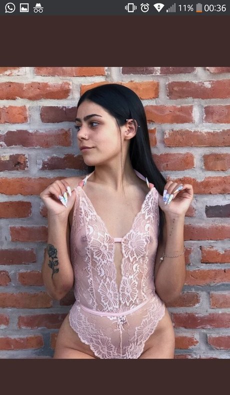 Milica yb トップモデル 写真