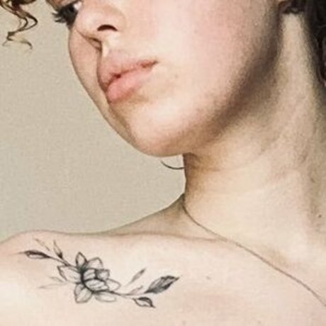 MakMary M ポルノスター ヌード 写真