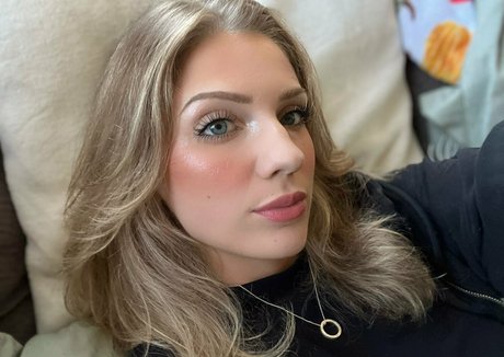 kenziecutie18 ヌード女優 ギャラリー