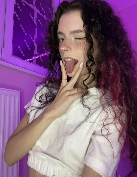 巨乳小人オンリーファンズ ポルノ 画像