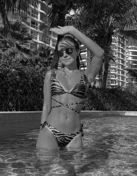 Nicole Loures XXXモデル ギャラリー