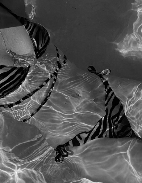 Nicole Loures HDスター 写真