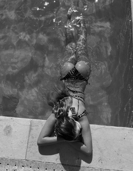 Nicole Loures 高品質スター 画像