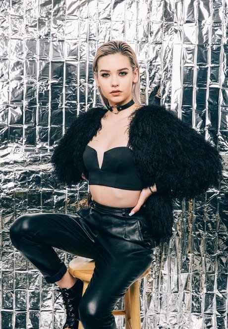 Amanda Steele xxxスター 写真