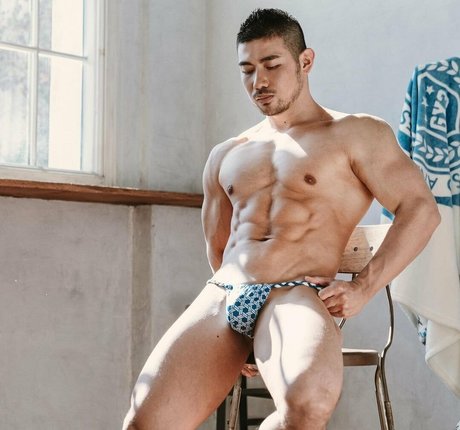 runssm セクシーモデル 写真