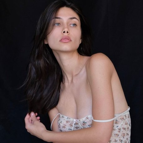 熟女の足オンリーファンズ 無料裸 写真