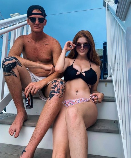 notemilyb エロティックなモデル 写真