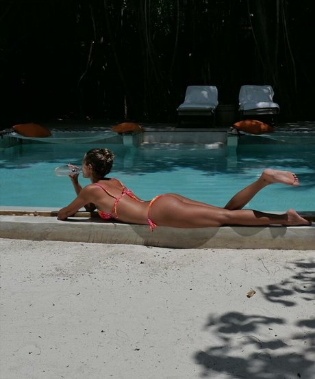 Sasha Meneghel アダルトモデル 写真