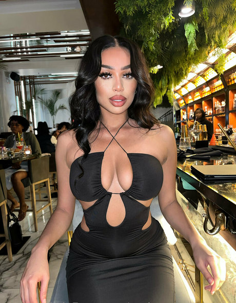 成熟した黒人女性オンリーファンズ 可愛い 写真