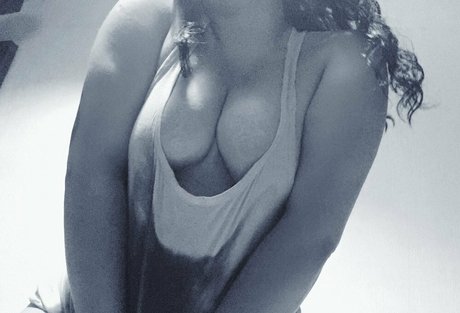 ぽっちゃり黒人OnlyFans 可愛い 画像