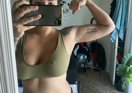 ゲイランジェリーOnlyFans アートポルノ 写真