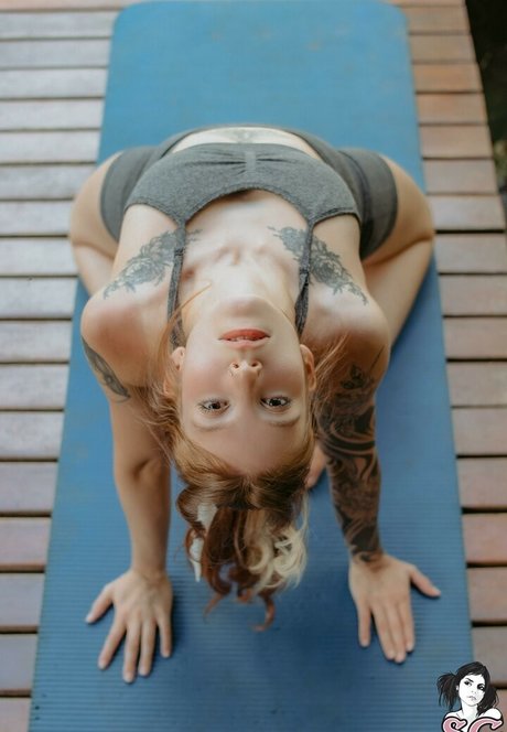 年配の熟女オンリーファンズ セクシーヌード 画像