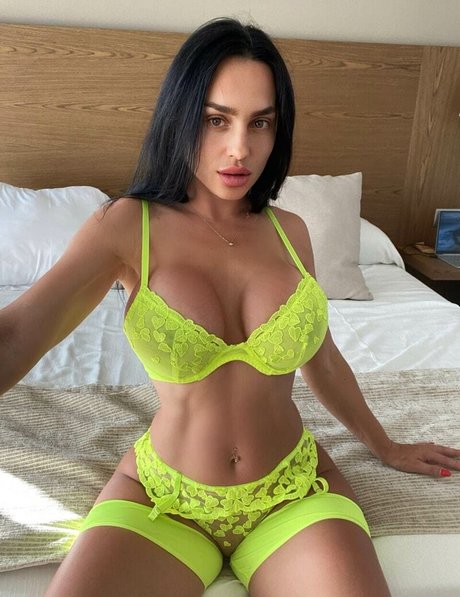 Demidova Helenka 可愛いモデル 写真