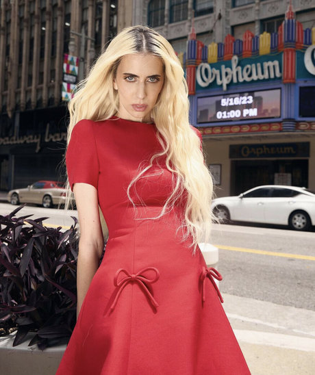 Hila Klein ポルノモデル アーカイブ