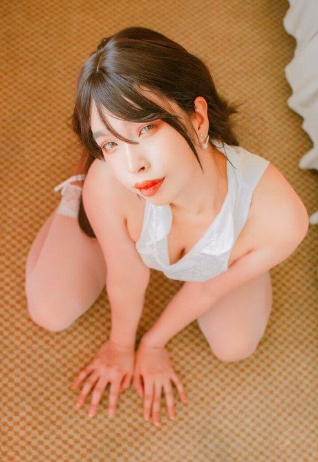 熟女クーガーオンリーファンズ HD 写真