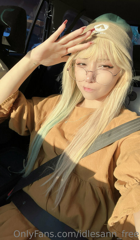 idlesann free ポルノスター ヌード 写真