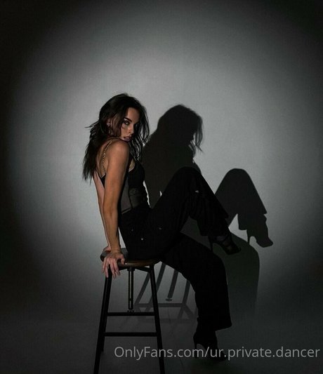 urr private dance 裸の女優 写真