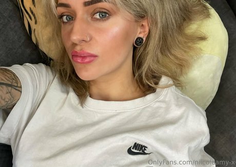niicoleamy x アダルトスター 写真