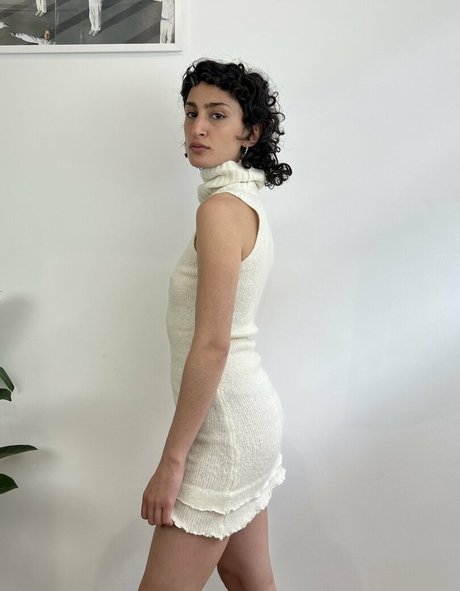 黒檀ビキニOnlyFans エロチック 画像