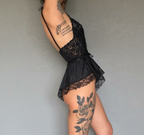 ブルネットの猫OnlyFans 無料エロ 画像