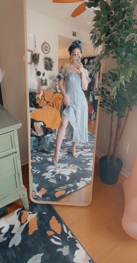 ティーンシーメールオンリーファンズ ホット 写真