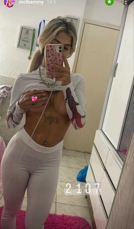 女性の筋肉オンリーファンズ ホットヌード 写真