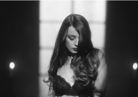 セクシーなドレスOnlyFans ポルノ 画像