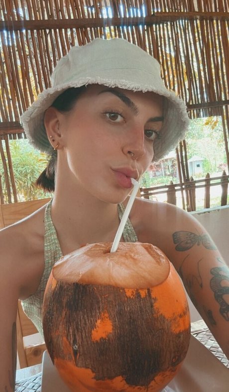 アマチュアヌードオンリーファンズ ポルノグラフィック 画像