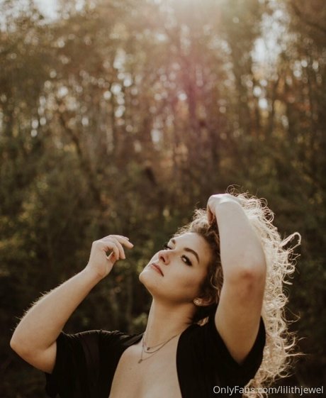 ヘンタイオンリーファンズ 美しいポルノ 画像