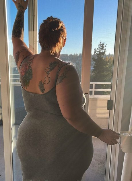 年配の熟女オンリーファンズ 裸 写真