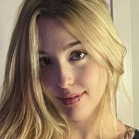 Brubrun1nha エロティックなポルノスター ギャラリー