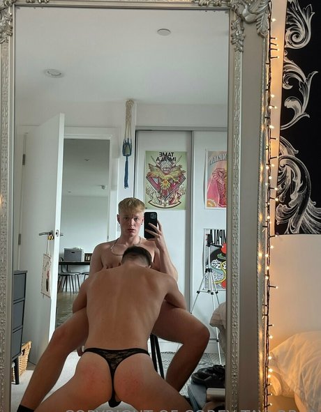 coreytaylorvip ポルノモデル 写真