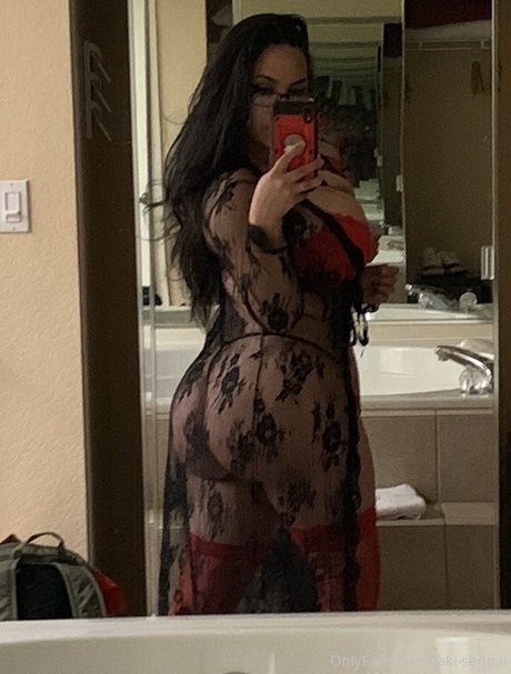 フィットネスインフルエンサーオンリーファンズ セクシーヌード 写真