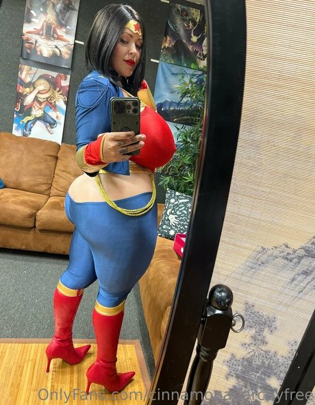 cinnamonanarchyfree セックススター 写真