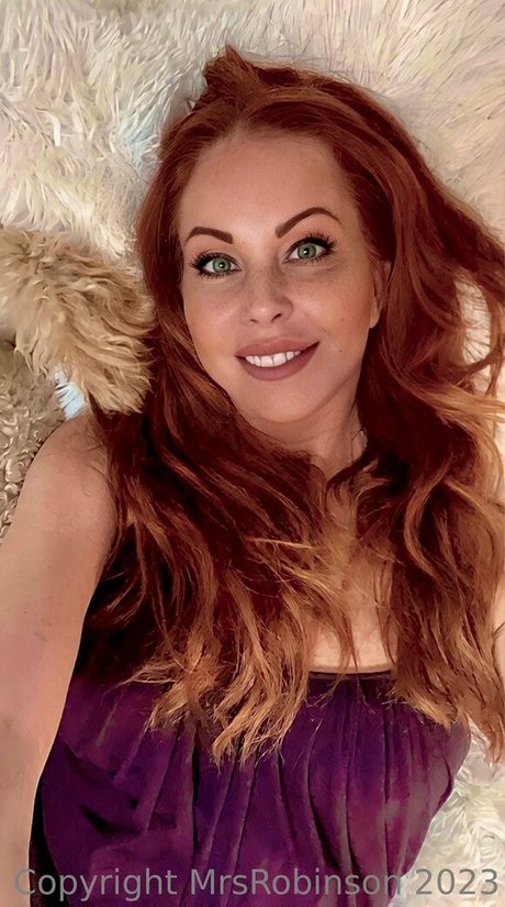 赤毛ティーンオンリーファンズ セクシーヌード アーカイブ