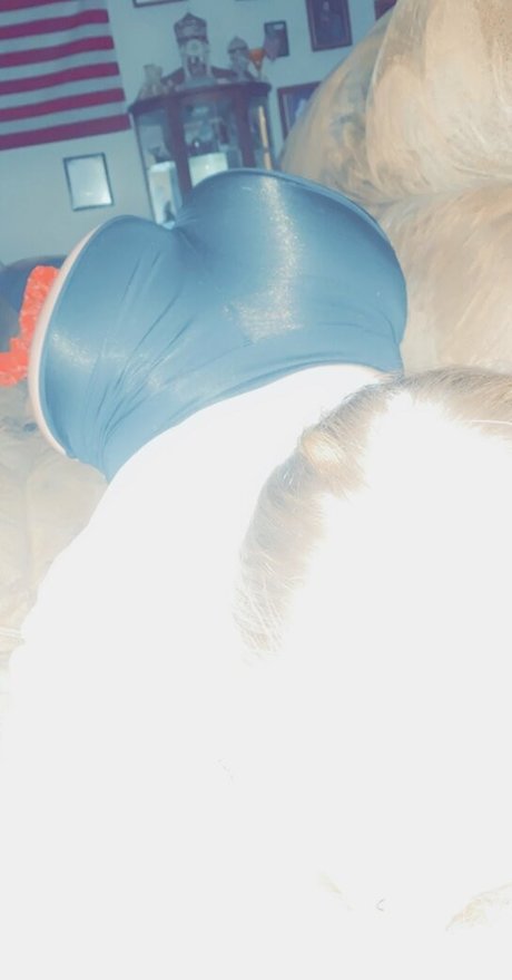 blondiebshortt 裸モデル 写真