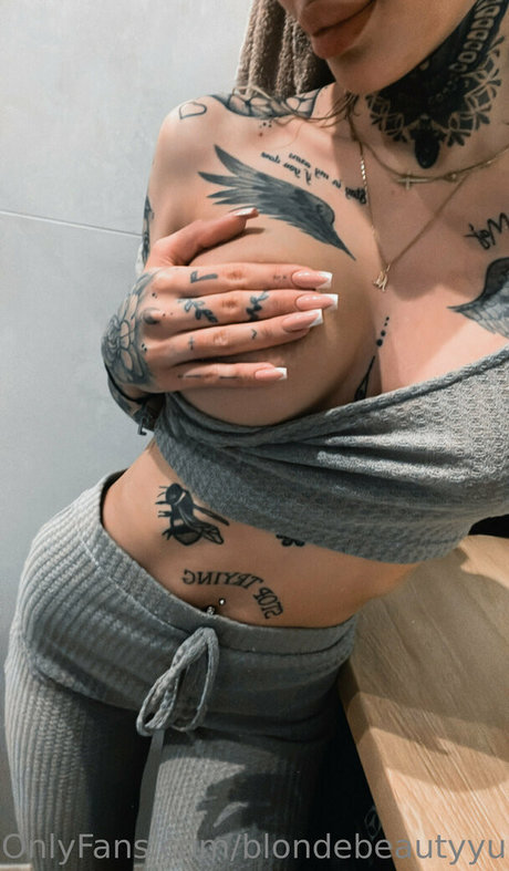 blondebeautyyulia ホットスター 写真