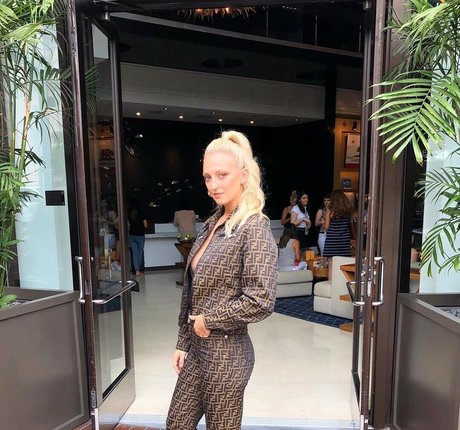 Georgia Hirst トップ女優 写真