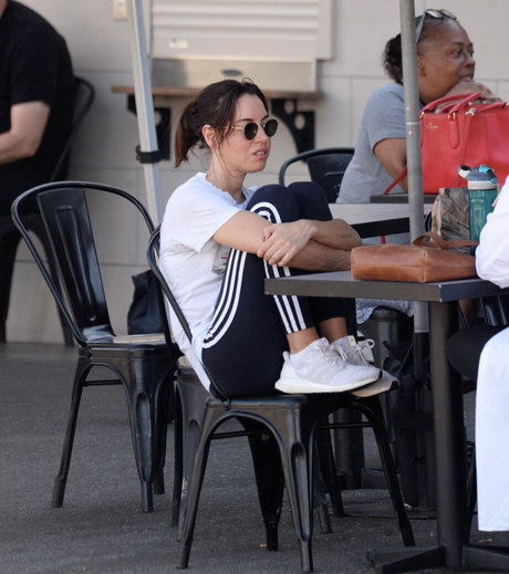 赤毛ヌードオンリーファンズ ホットヌード 写真