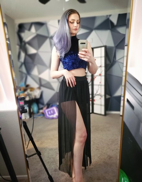 黒檀の猫オンリーファンズ アートヌード アーカイブ