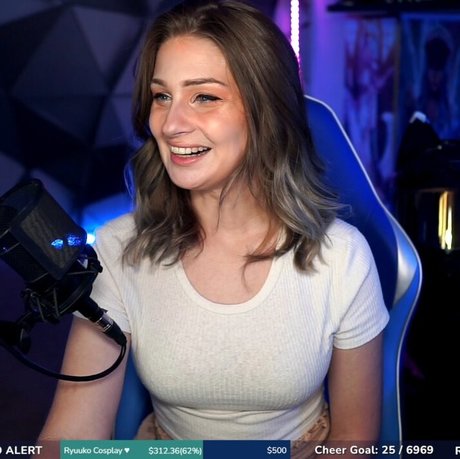 巨乳義母OnlyFans ポルノグラフィック 写真