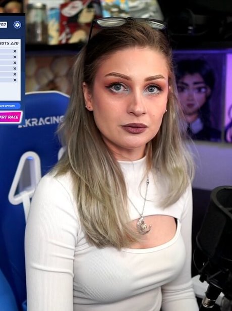 IceTokki 裸のスター 写真