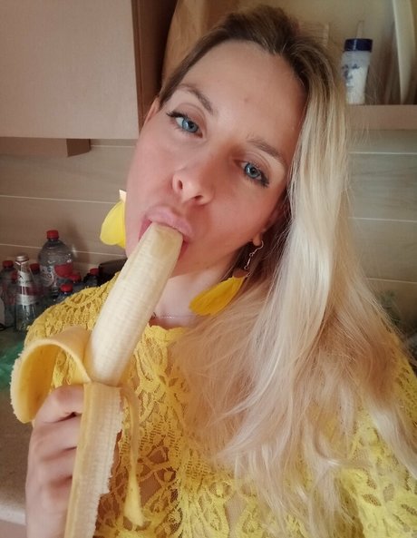 レズビアン ストラップオン オンリーファンズ セクシー裸 画像