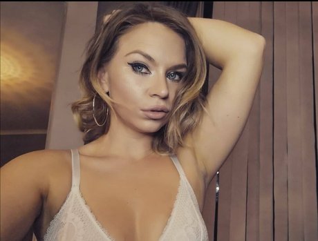 熟女 太め OnlyFans ホットxxx 写真