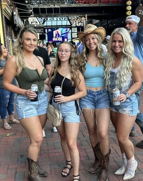 小さなオンリーファンズ トップ 写真