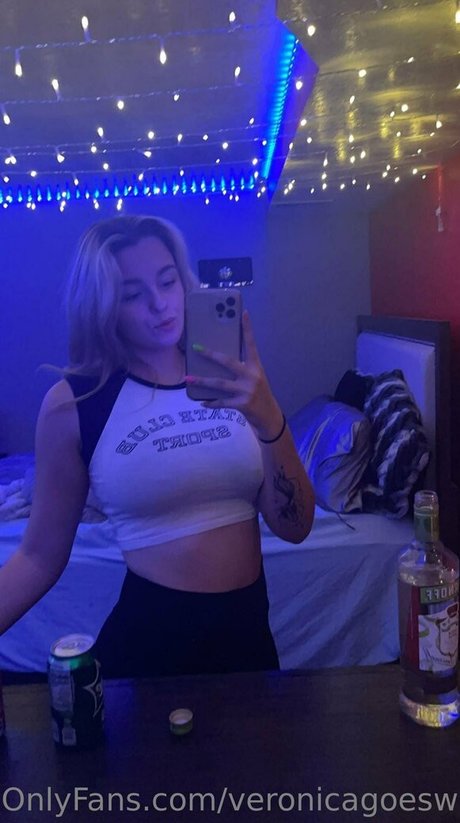 veronicagoeswild 無料モデル 画像