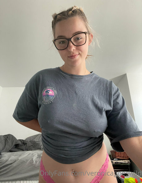 veronicagoeswild ポルノ女優 写真