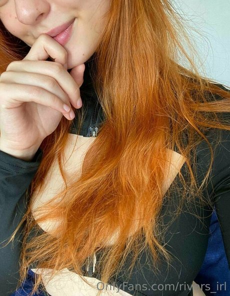 毛深いアジア人オンリーファンズ セクシー裸 写真