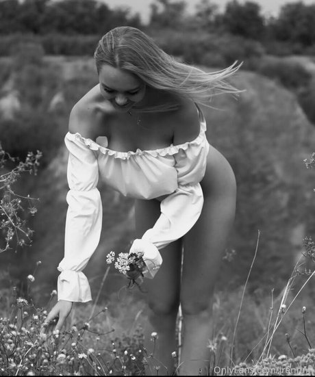 アジアンツインズOnlyFans アートポルノ ギャラリー