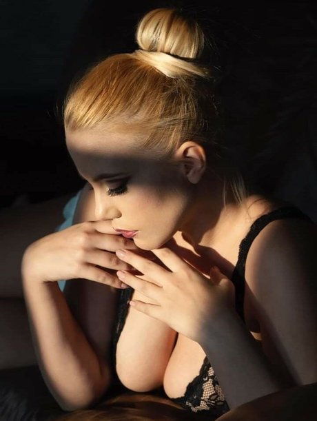 Jennifer Mazza ポルノスター 高品質 写真